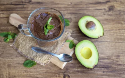Mousse ligero de cacao y Aguacate Valenciano
