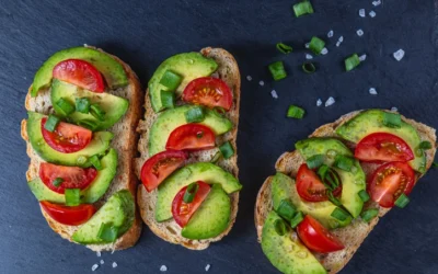 Tosta mediterránea de Aguacate Valenciano y tomate valenciano